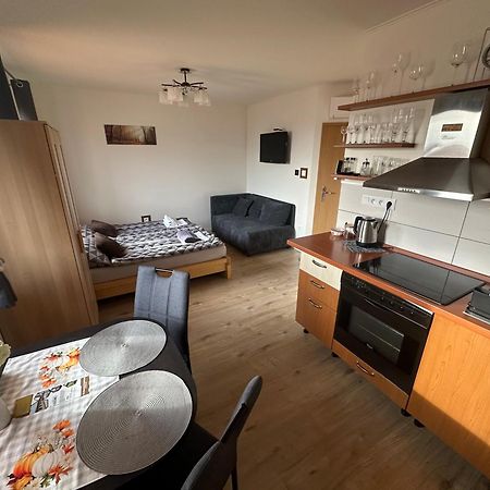 Apartman Losonci Nesvady- Pre 2 Osoby Studio Exterior foto